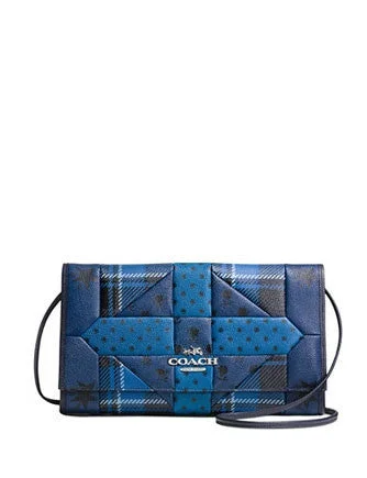 Ladies Coach Tabby bags with gold - toned hardware for a touch of luxuryCoach Downtown Clutch in Patchwork Crossgrain Leather