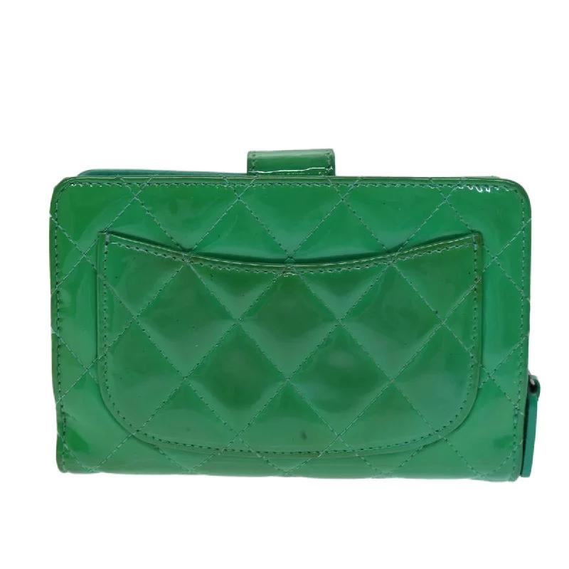 Chanel bags with modern touchesCHANEL Wallet Enamel Green CC  78915