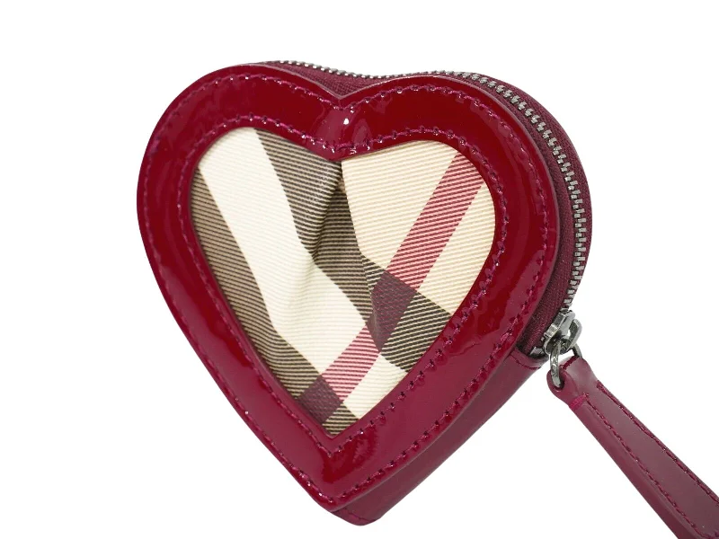 Pattern - Mixing Burberry Bags for a Fashion - Forward LookBURBERRY Heart Wallet