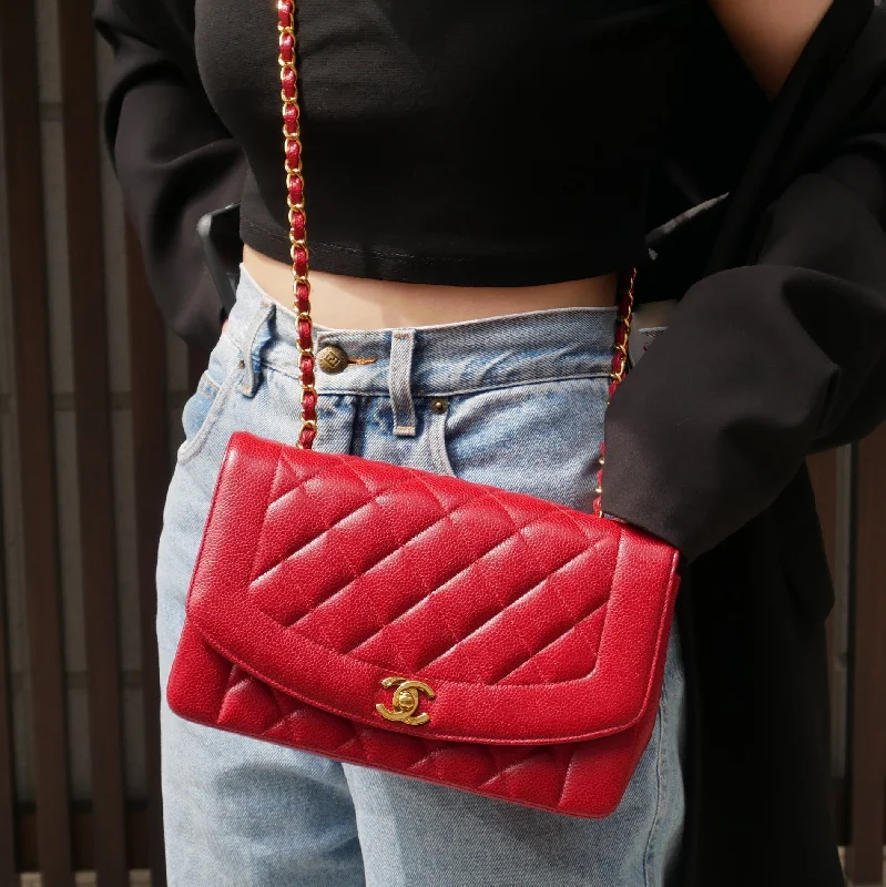 Chanel classicCHANEL★ 1994-1996 Red Caviar Diana Flap Medium 13209