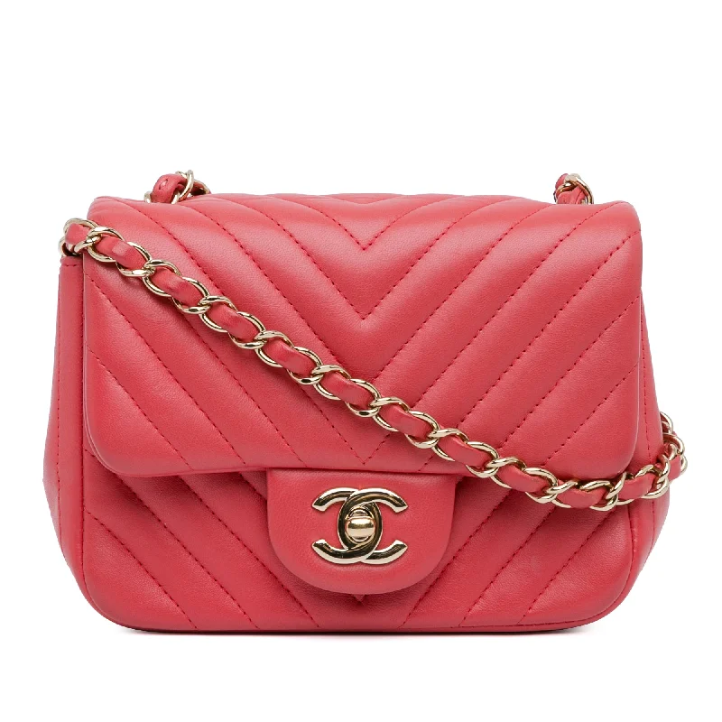 Chanel Lightweight Handbag for Daily ErrandsRed Chanel Mini Square Classic Chevron Lambskin Single Flap Crossbody Bag