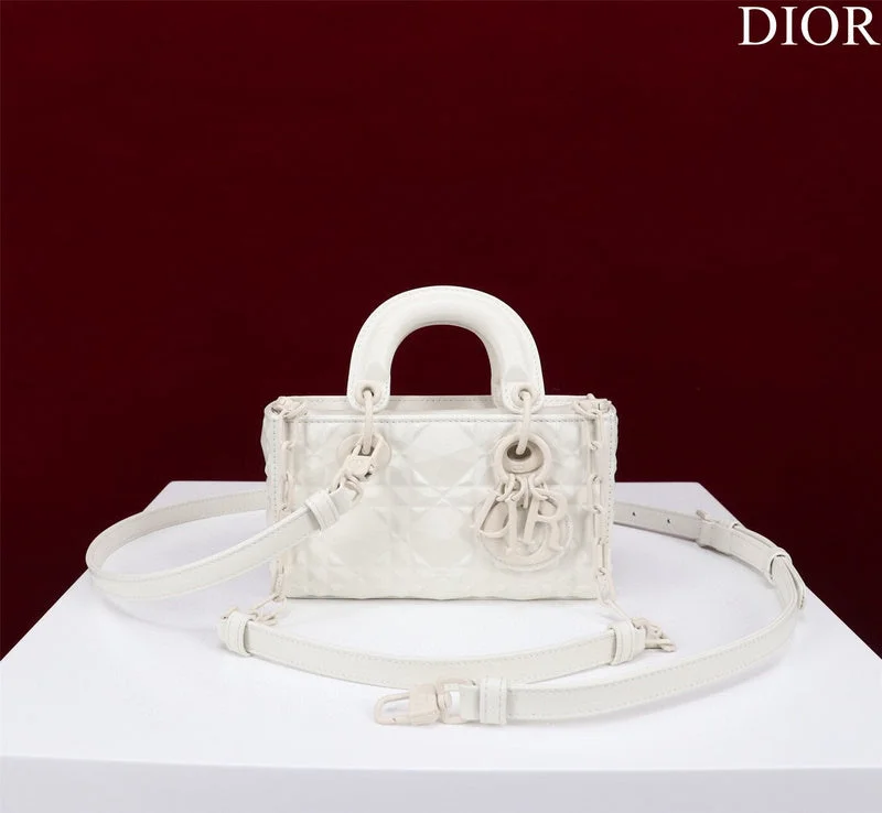 Christian Dior bags with a detachable coin purse insideBC - Dior Bags - 1673