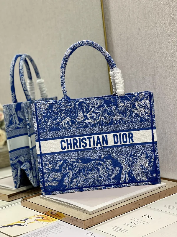 Christian Dior Saddle bags with a distressed leather finishChristian Dior - Luxury Bags  392