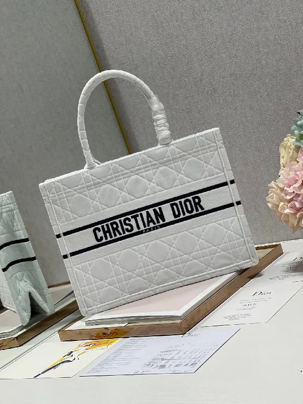 High - fashion Christian Dior bags with a geometric patternChristian Dior - Luxury Bags  412