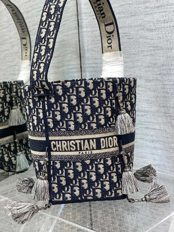 Christian Dior Saddle bags with a patent leather finish for a shiny lookChristian Dior - Luxury Bags  431