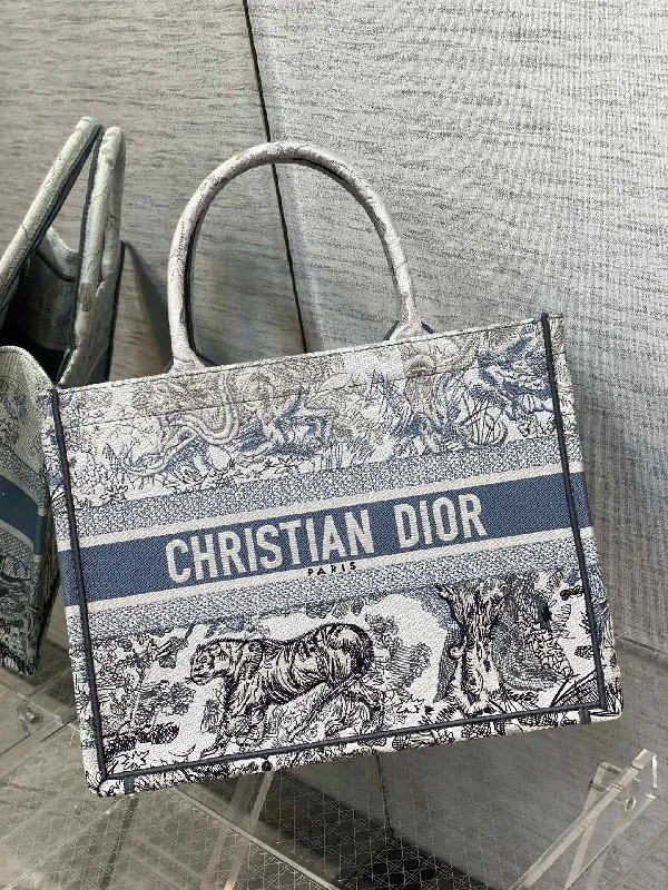 Luxury Christian Dior crossbody bags with a chain - link strapChristian Dior - Luxury Bags  435