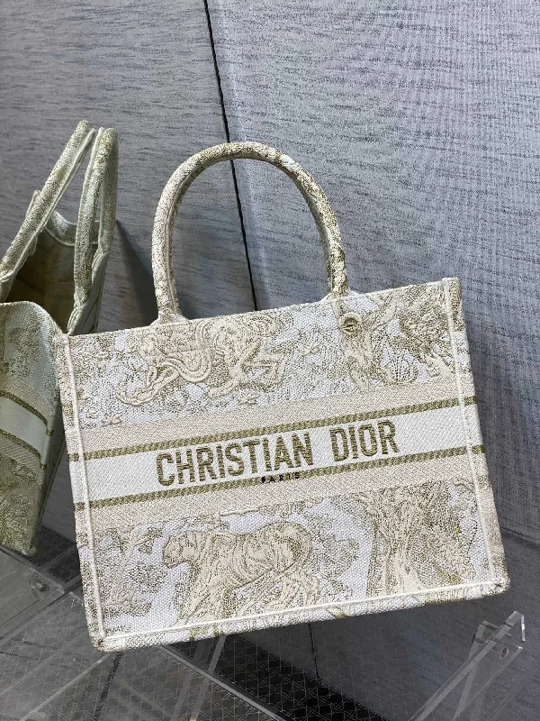 Christian Dior handbags with a removable shoulder strap for versatilityChristian Dior - Luxury Bags  437