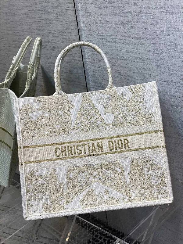 Christian Dior Saddle bags with a distressed leather finishChristian Dior - Luxury Bags  441