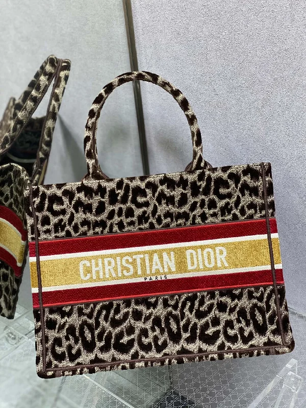 High - fashion Christian Dior bags with a geometric patternChristian Dior - Luxury Bags  445