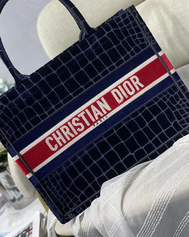 Christian Dior handbags with a removable shoulder strap for versatilityChristian Dior - Luxury Bags  454