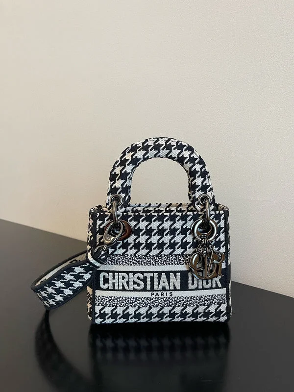 Fashion - forward Christian Dior tote bags for the modern womanGlitzybags - Dior Bags - 4317