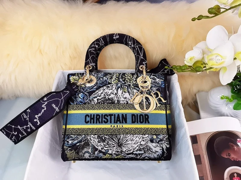 Fashion - forward Christian Dior tote bags for the modern womanGlitzybags - Dior Bags - 4633