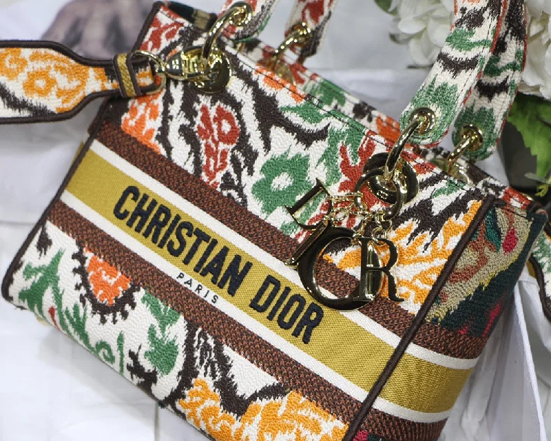 Christian Dior Saddle bags with a patent leather finish for a shiny lookWF - Dior Bag - 525