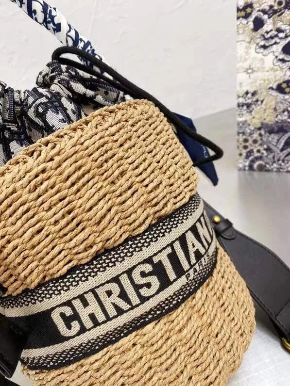 Luxury Christian Dior crossbody bags with a chain - link strapWF - Dior Bag - 570