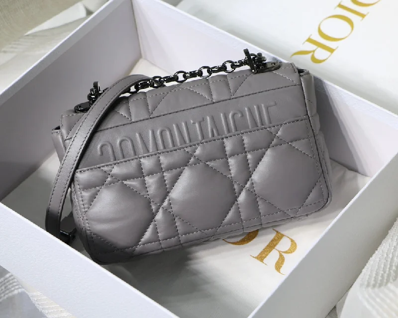 Christian Dior handbags with a detachable mirror for on - the - go touch - upsWF - Dior Bag - 577