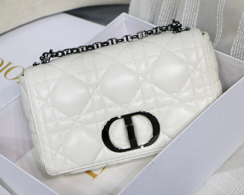 Christian Dior handbags with a detachable mirror for on - the - go touch - upsWF - Dior Bag - 581