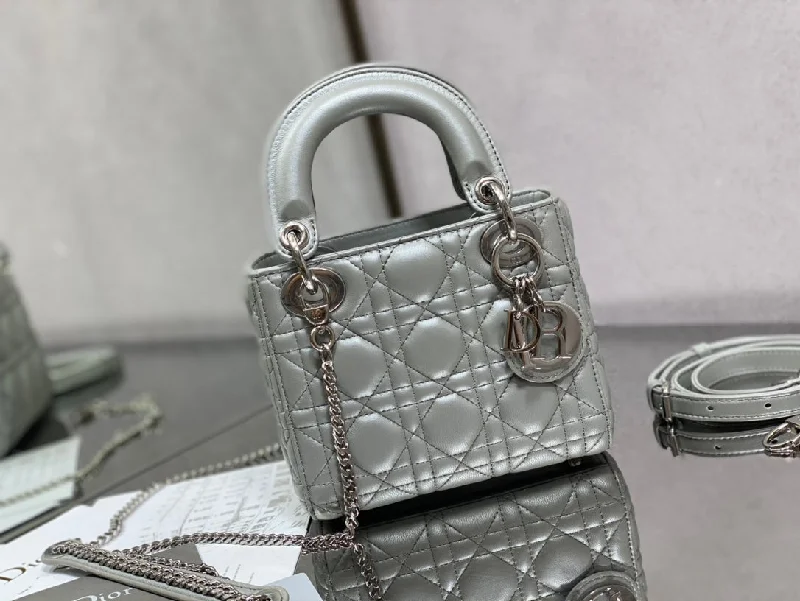 Christian Dior handbags with a detachable mirror for on - the - go touch - upsWF - Dior Bag - 597